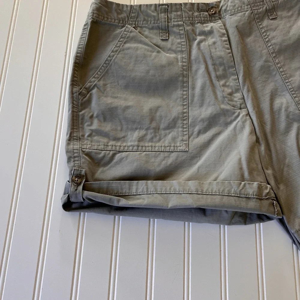 3/$25 SALE! Eddie Bauer Women's Gray Roll‎ Tab Shorts Size 10 Casual Hiking